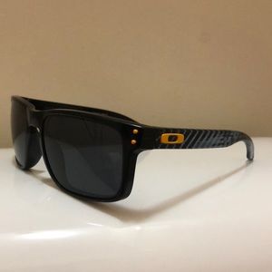 LIMITED EDITION MAX FEARLIGHT OAKLEY HOLBROOKS